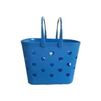 Praktična korpa sa jagodama